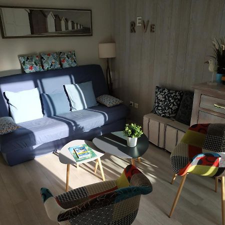 Charmant Appartement A 350M De La Plage Et Du Port Фрежюс Экстерьер фото